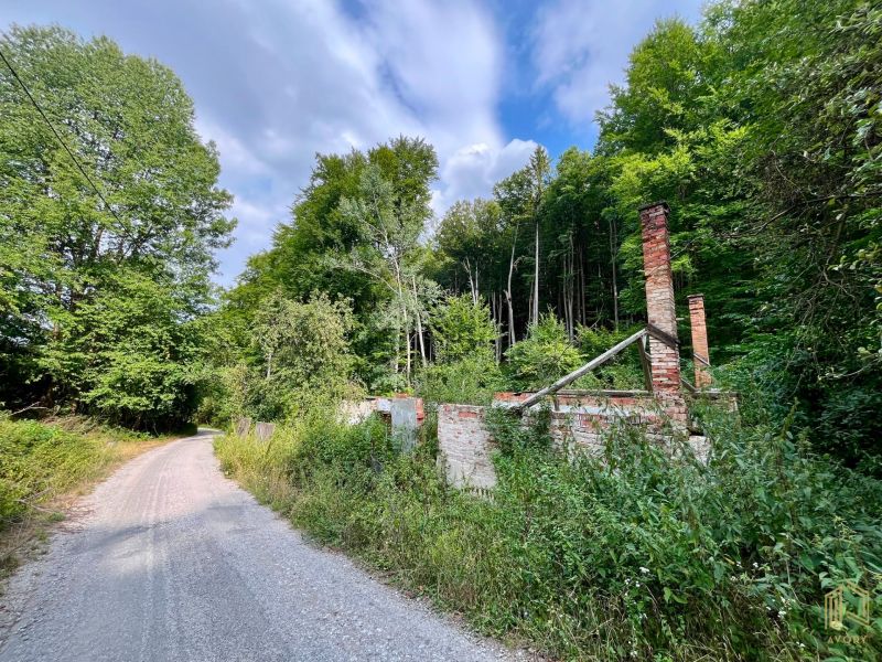 ZNÍŽENÁ CENA / Pozemky 1.394 m2, so starým domom, Turá Lúka, U Škarítkov