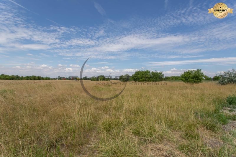 NA PREDAJ investičný pozemok o výmere 1.252 m2 v Zohore, Muškátová ul.