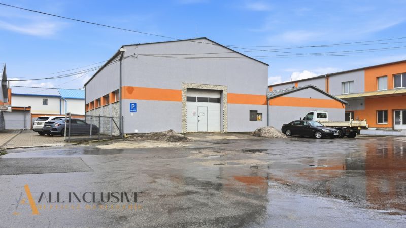 VÝROBNO SKLADOVACIE PRIESTORY | POD KALVÁRIOU  - Obchodné priestory na ulici Pod kalváriou v Topoľčanoch s parkoviskom a nákladnými bránami.