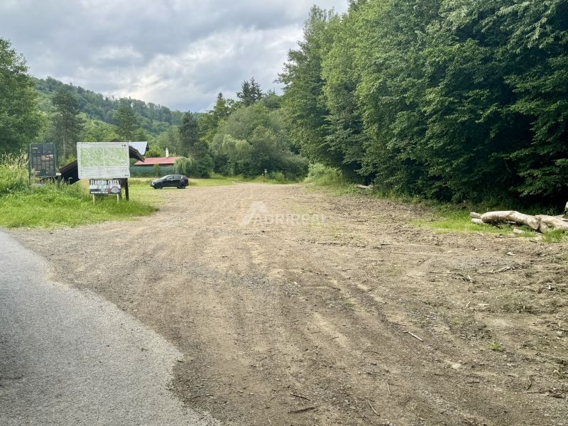 PREDAJ: rekreačný pozemok 564 m2;Bardejov-Zlaté; 39.900 € - Rekreačné pozemky v Bardejove, obklopené lesmi a kopcami, s poľnou cestou.