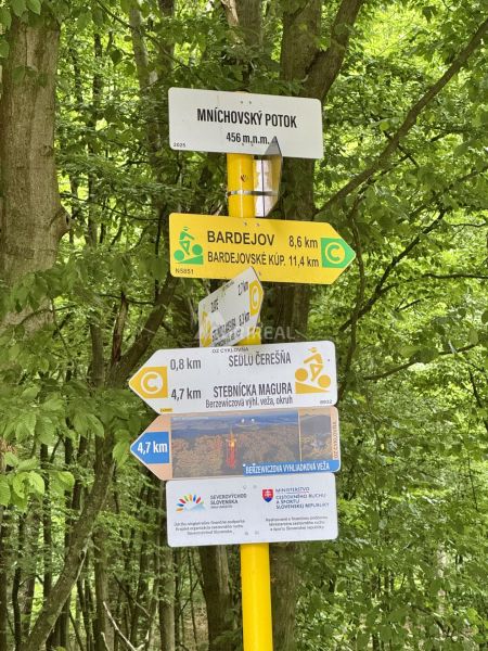 PREDAJ: rekreačný pozemok 564 m2;Bardejov-Zlaté; 39.900 € - Turistické značenie na Rekreačných pozemkoch v Bardejove obklopené lesom.