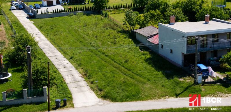 1.BCR | INVESTIČNÁ PRÍLEŽITOSŤ! SP,VÝMERA 1068 m², RD-CHATA, BREZOLUPY - Pozemok na bývanie v Brezolupoch, zelené okolie, spevnená cesta, blízko domov.
