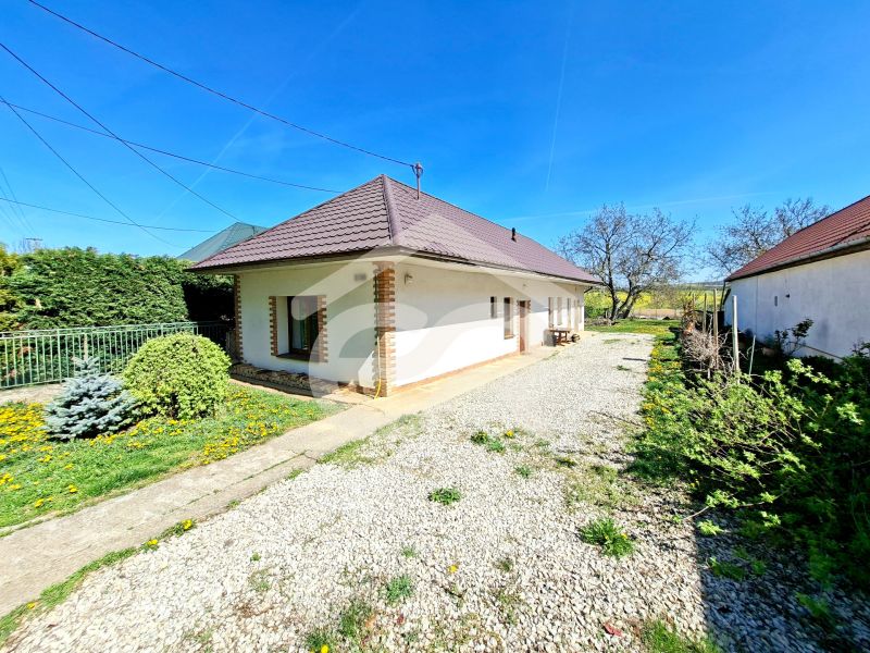 Na predaj 3izbový dom, chalupu, prerobený, obec Tehla, 10km Vráble