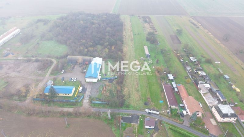 Exkluzívne na predaj Investičný pozemok v obci Pusté Čemerné - Letecký pohľad na poľnohospodárske a lesné pozemky v Pustom Čemernom, Pusté Čemerné.