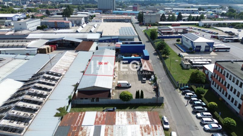 FLEXIBILNÝ PRENÁJOM HALY V HUMENNOM – od 600€ až 300 m² - Areál skladov a hál na Fidlikovej ulici v Humennom s parkoviskom a zázemím.