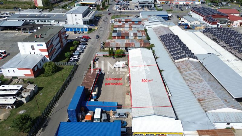 FLEXIBILNÝ PRENÁJOM HALY V HUMENNOM – od 600€ až 300 m² - Letecký pohľad na sklady a haly na Fidlikovej ulici v Humennom.