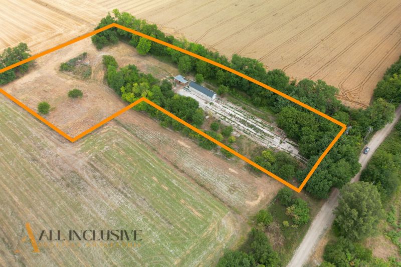 Na predaj obrovský stavebný pozemok 12449 m², Vydrany