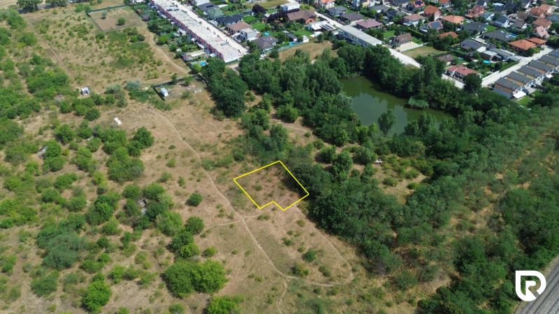 Stavebný investičný pozemok 583 m2 | Senec