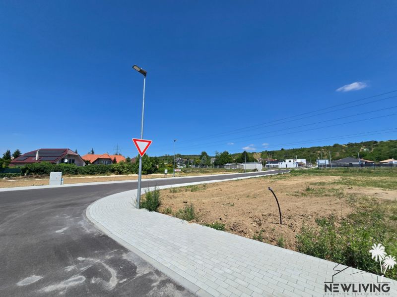 NA PREDAJ stavebný pozemok 669 m², Pánska Niva II, Hlohovec