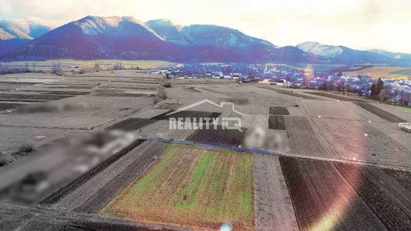 Exkluzívne na predaj stavebný pozemok 1008 m2, Ďurčiná pri Rajci