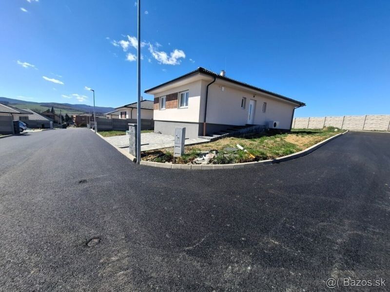 Ponúkame na predaj rodinný dom typ S, pozemok 595 m2