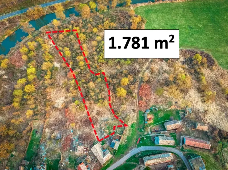 Muľa - 1.781 m2 POZEMOK V OBCI
