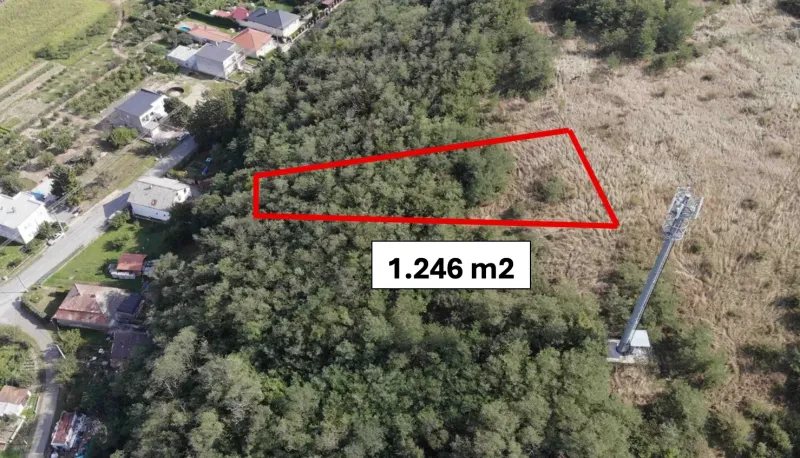 Véč – 1.246 m2 POZEMOK na mobilný dom / karavan / chatku