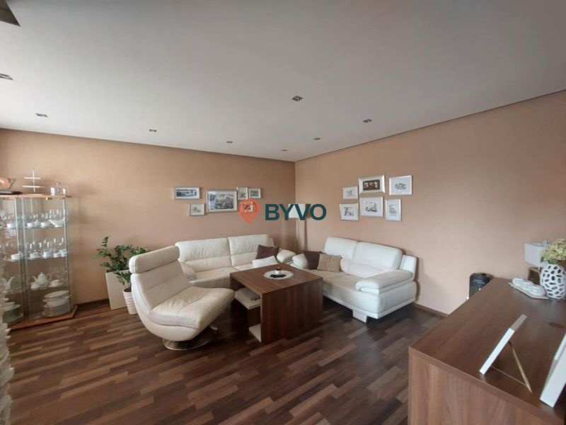 Priestranný 4 izbový byt s balkónom