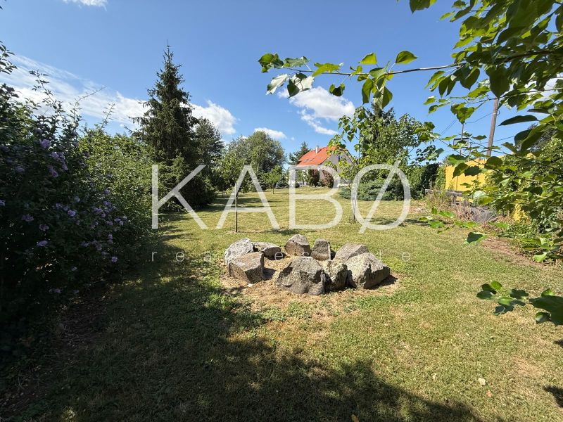 REZERVOVANÉ - Stavebný pozemok Čaradice 951m2