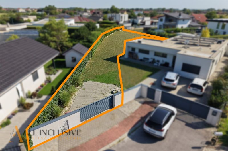 Na predaj stavebný pozemok v Senci – časť Mlynský Klin - Záhrada s vyznačeným pozemkom na bývanie na ulici Mlynský Klin v Senci.