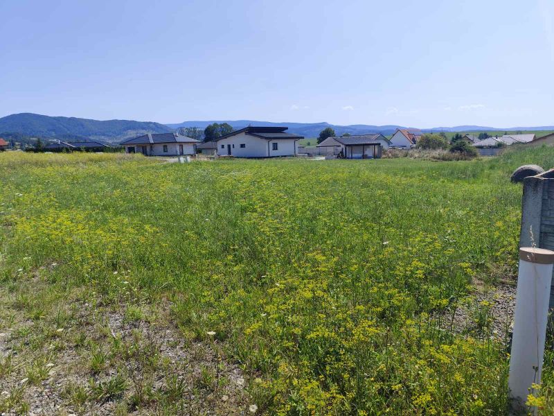 Stavebný pozemok o rozmere 834m2 TURČIANSKY MICHAL - Záhradné pozemky na bývanie v meste Turčianske Teplice, ulica Vrícko 42, s panoramatickým výhľadom.