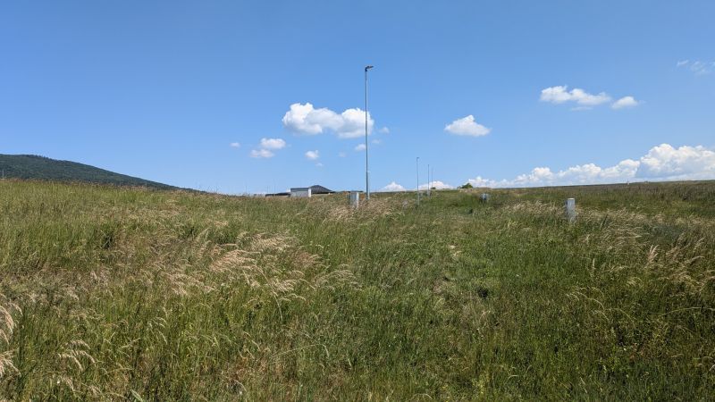 Stavebný pozemok 681 m2 v Štitároch  - Trávnaté pozemky pre bývanie na Zamoyského ulici v Štitároch.