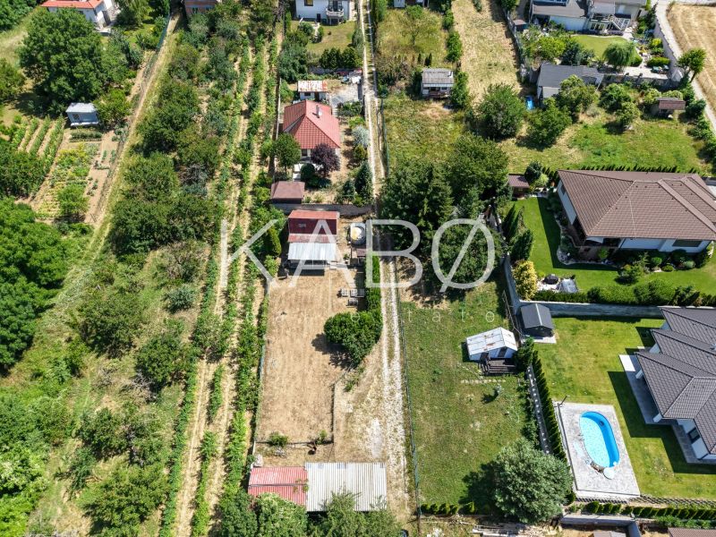 Pozemok s rekreačnou záhradnou chatkou v Nitre - 603 m2  - Záhrady a domy na Rekreačných pozemkoch v Šúdolskej ulici v Nitre.