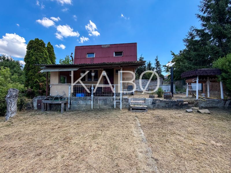 Pozemok s rekreačnou záhradnou chatkou v Nitre - 603 m2  - Chata s altánkom na Rekreačných pozemkoch v Šúdolskej ulici v Nitre.