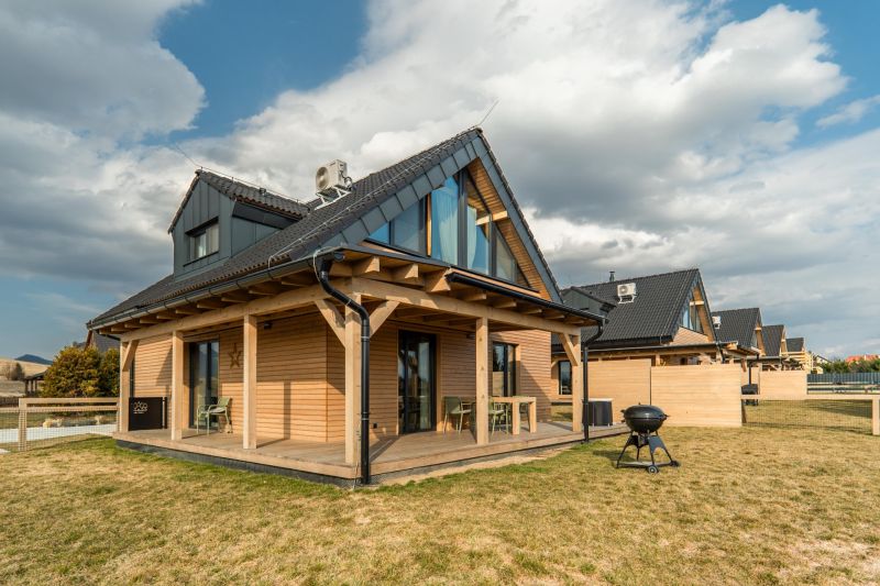 I Luxusné dvojpodlažné chalet pri Liptovskej Mare - Drevené chatky v Liptovskom Trnovci, ideálne na ubytovanie v Hoteloch a penziónoch.