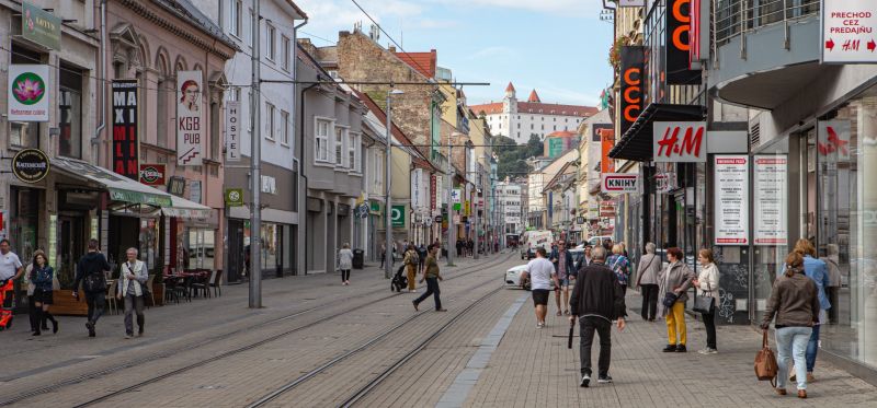 ZNÍŽENÁ CENA! I Predaj komerčného priestoru na ul. Obchodna - Obchodné priestory v Bratislave na Obchodnej ulici s výhľadom na Bratislavský hrad.