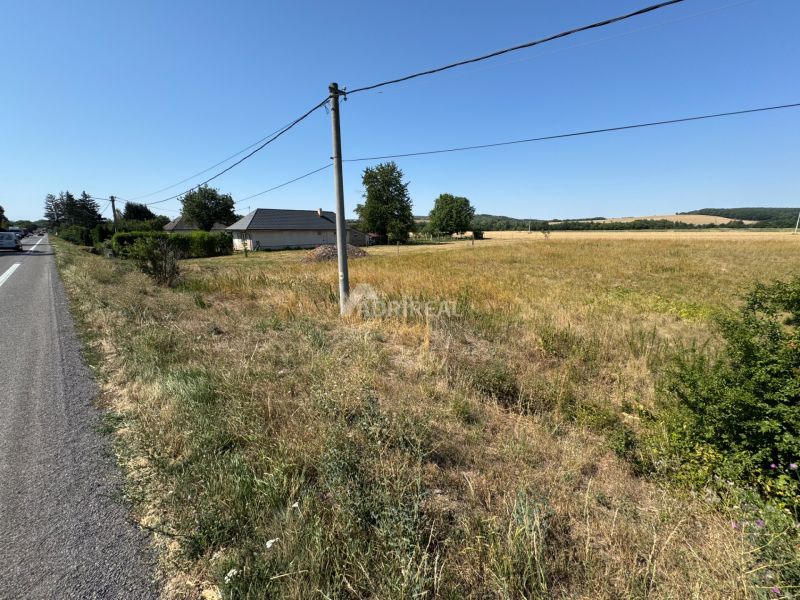 PREDAJ: STAV. POZEMOK; 1776 m2; DUDINCE-Hokovce; 43.000 €  - Pozemky na bývanie v Hokovciach s výhľadom na krajinu a blízkosťou cesty.