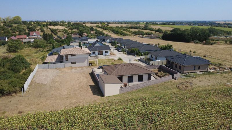 REZERVOVANÉ - Pozemok, 659 m², Vlčia dolina, Suchá nad Parnou - Krásne pozemky na bývanie vo Vlčej doline, v Suchej nad Parnou obkolesené prírodnou scenériou.