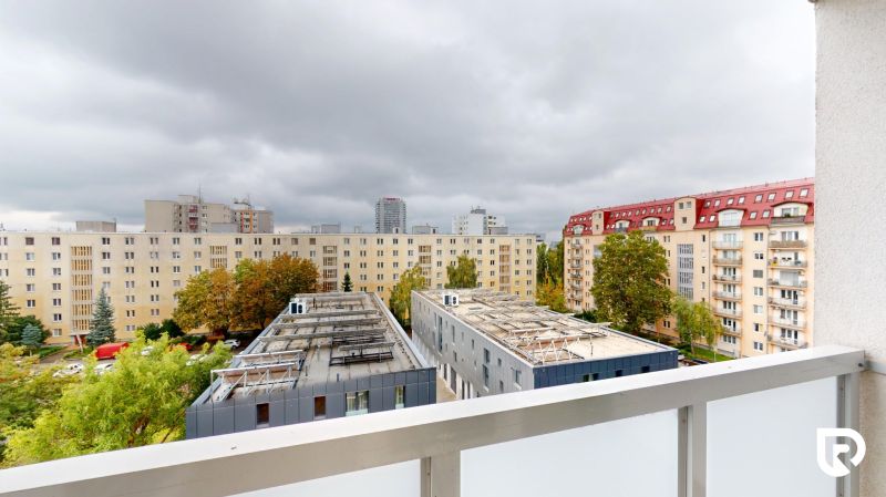 Pekný zariadený 3-izb. byt so šatníkom I Ružinov I - Pohľad na bytové domy v Bratislave - Ružinove na Astrovej ulici.