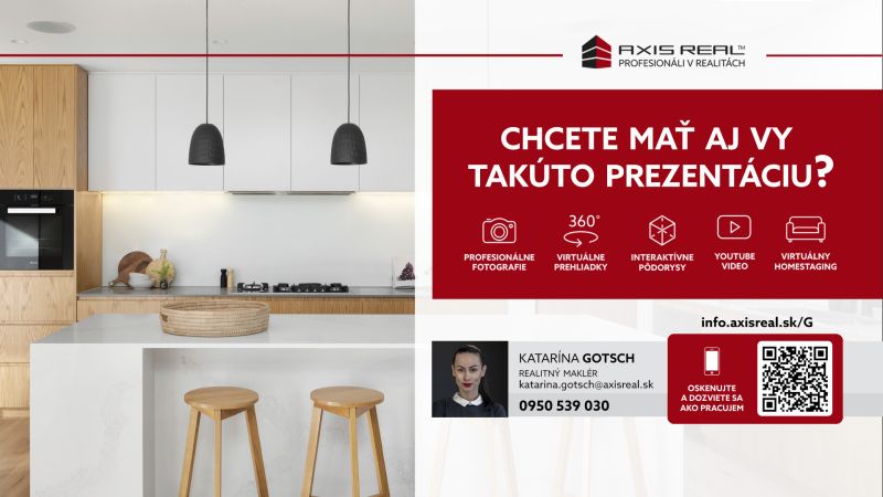 UZAMYKATEĽNÁ GARÁŽ 20m2 v NOVOSTAVBE Vodotika, Lužná ul. - Kuchyňa s ostrovčekom, bielymi skrinkami a podlahou s dreveným dekorom v 2-izbovom byte.
