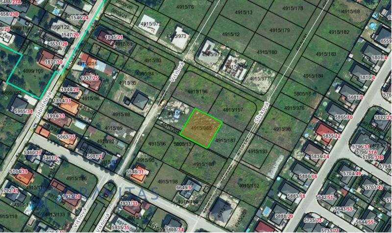 Stavebný pozemok v Bernolákove, Višňová ulica - Mapa ukazuje pozemky na bývanie na ulici Višňová s rozdelenými parcelami.