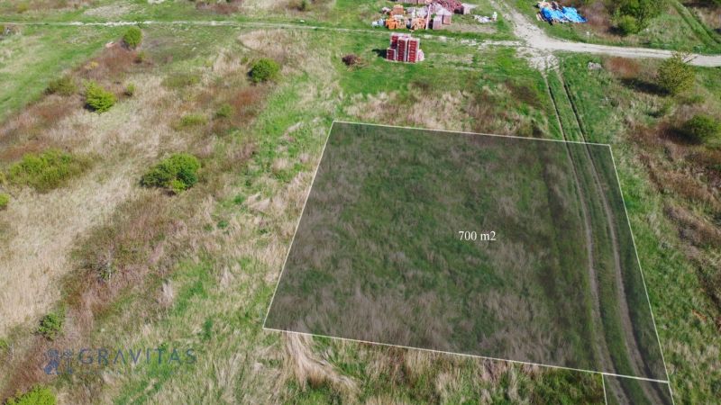 Stavebný pozemok v Bernolákove, Višňová ulica - Pozemky na ulici Višňová, ideálne pre bývanie, 700 m², prírodné prostredie.