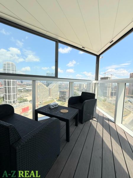 Na prenájom luxusný 3 izb. byt s garážou v Panorama City, Staré Mesto. - Balkón v 3-izbovom byte na Landererovej ulici, Bratislava - Staré Mesto s výhľadom.