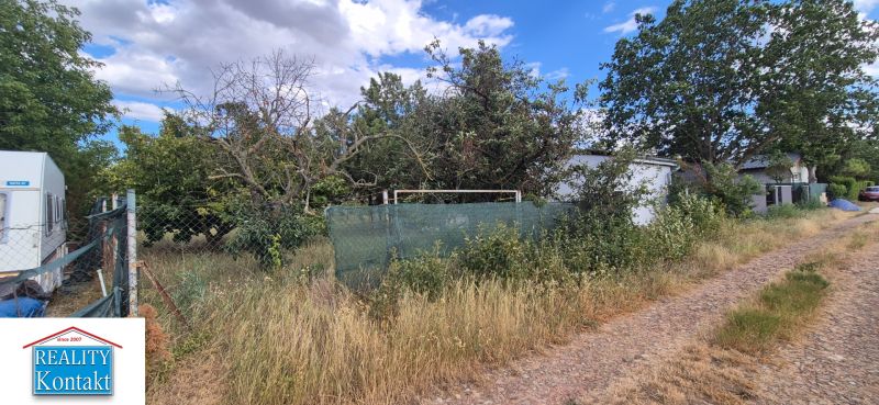 Na predaj záhrada v Nových Zámkoch - 379 m2 s prístreškom