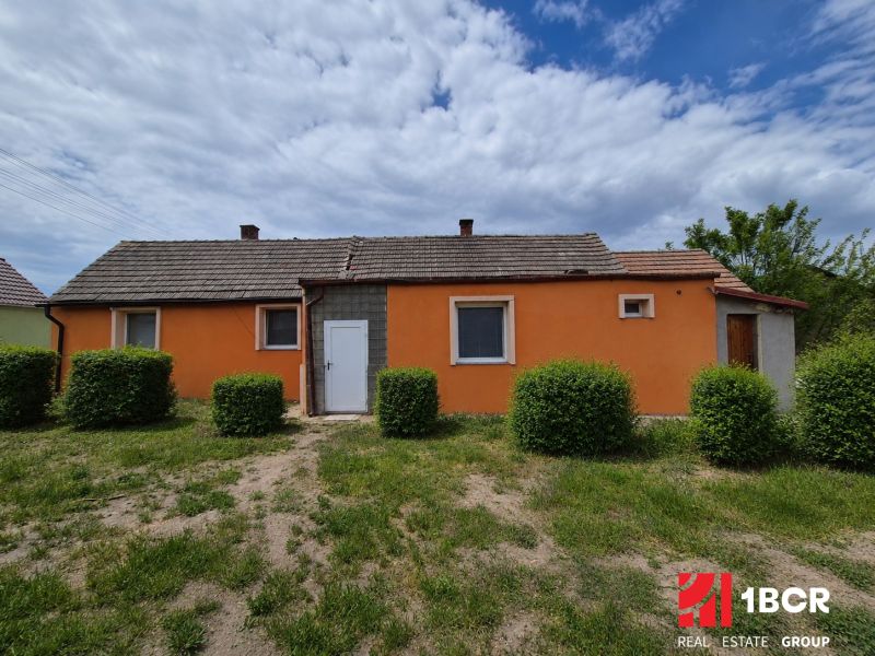 3 – IZB. RD S POTENCIÁLOM ROZŠÍRENIA, POZEMOK 594 m², HURBANOVA, KÚTY