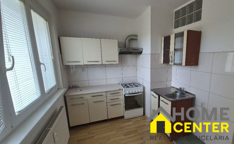 PREDAJ : 1 IZBOVÝ BYT, KOMÁRNO