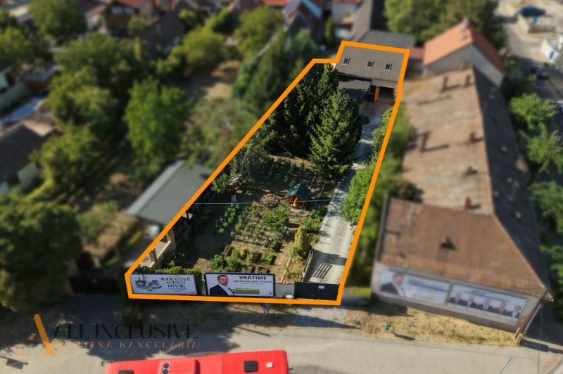 Na predaj lukratívny pozemok so skladom, Pezinok