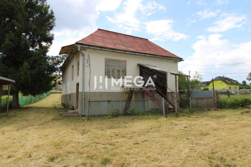REZERVOVANÉ - Dom s krásnym pozemkom v Zbudskej Belej - Rodinný dom v obci Zbudská Belá na ulici Zbudská Belá s veľkým dvorom.
