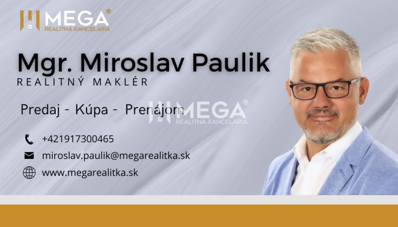 PREDAJ POZEMKU so starším domom v STAKČÍNE - Vizitka realitného makléra s kontaktnými informáciami a logom kancelárie.