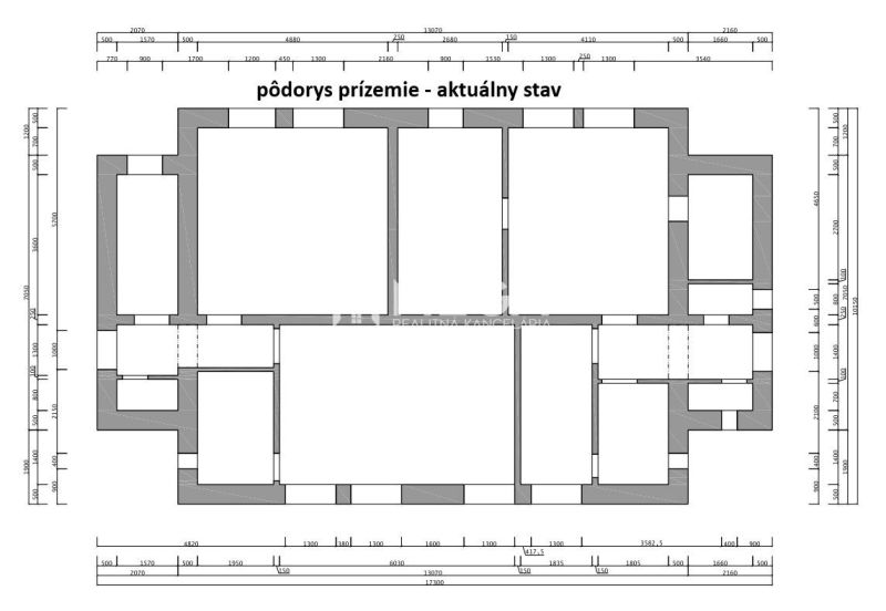 Predaj budovy v obci Zboj - Pôdorys obchodných priestorov s úložnými miestnosťami a chodbami v aktuálnom stave.