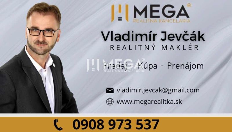 NA PREDAJ stavebný pozemok v obci Brestov - Ospravedlňujem sa, neviem, kto sú osoby na obrázku. Je tam prezentovaná realitná kancelária.