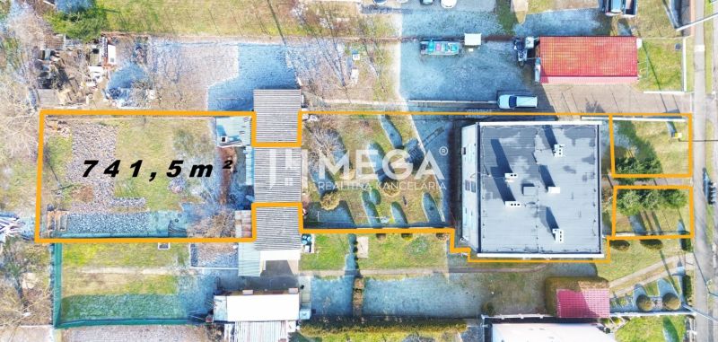 NA PREDAJ KVALITNÝ STAVEBNÝ POZEMOK 741,5 m² V MESTE HUMENNÉ - Letecký pohľad na pozemky pre bývanie v Humennom s vyznačenou plochou 741,5 m².