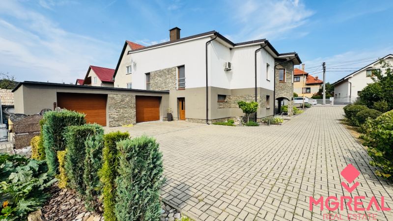 Na predaj 5 i dvojgeneračný RD Radobica - pozemok 1256 m²