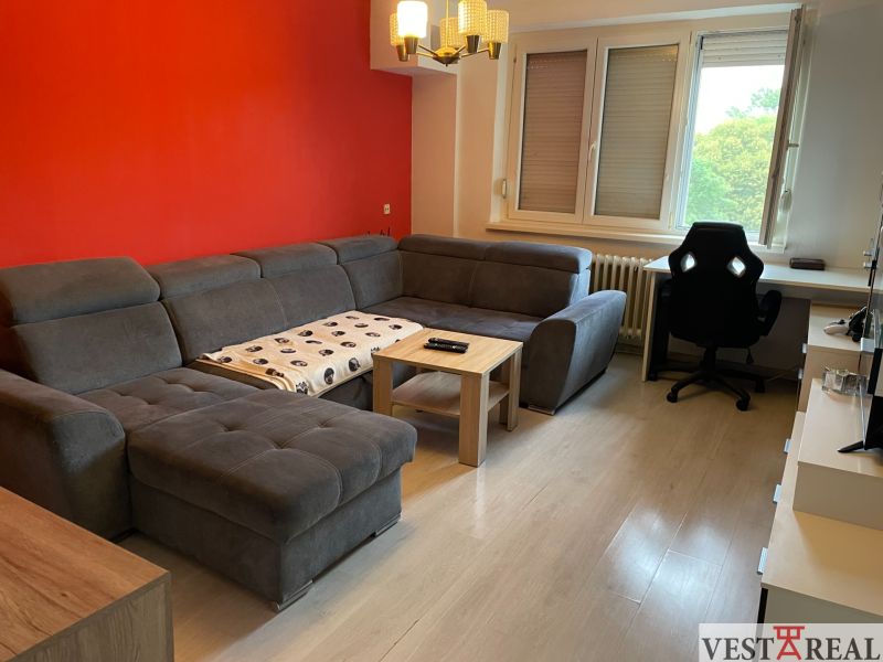 Na predaj 3-izbový byt s balkónom v Galante – Parková ulica