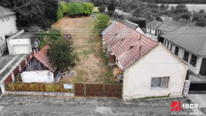 1.BCR | VELKÝ STAVEBNÝ POZEMOK 2074 M² – PÓŠFA, HOLICE