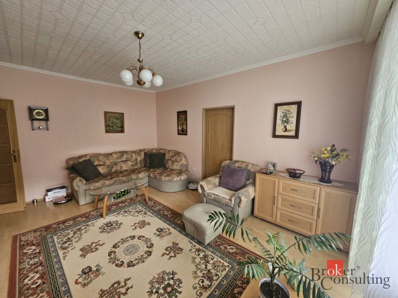 KOMPLETNE ZREKONŠTRUOVANÝ 2-IZBOVÝ BYT S BALKÓNOM – NOVÁ BAŇA