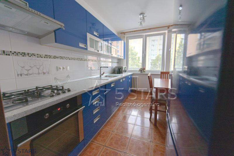 3-IZBOVÝ BYT S VÝMEROU 70 m² NA SÍDLISKU JUH – TRENČÍN