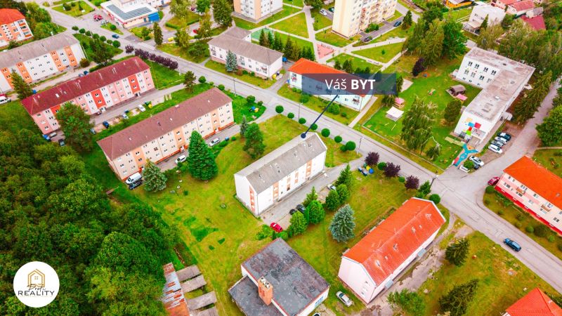 PREDAJ | 2-izb. byt 59 m² + loggia | Š. Michaľany - Letecký pohľad na ulice Pod lesíkom v Šarišských Michaľanoch, vrátane 2-izbových bytov.