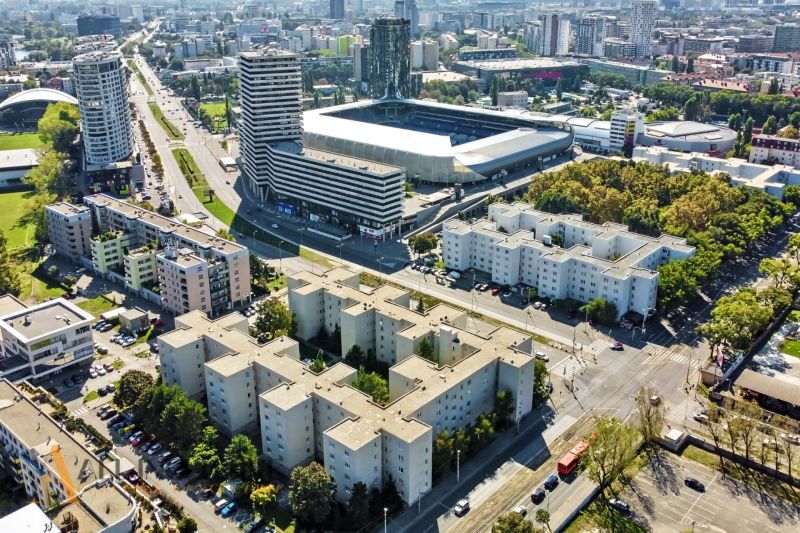 2 - IZBOVÝ BYT | BRATISLAVA III | VAJNORSKÁ  - Pohľad na Vajnorskú ulicu v Bratislave - Novom Meste pri 2-izbových bytoch.