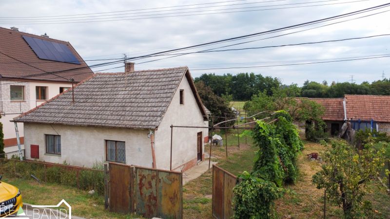 PREDAJ - 4-izbový rodinný dom s veľkým potenciálom, Malženice, 646 m² - Rodinný dom v Malženiciach s veľkým dvorom a prístavbou v prírodnom prostredí.